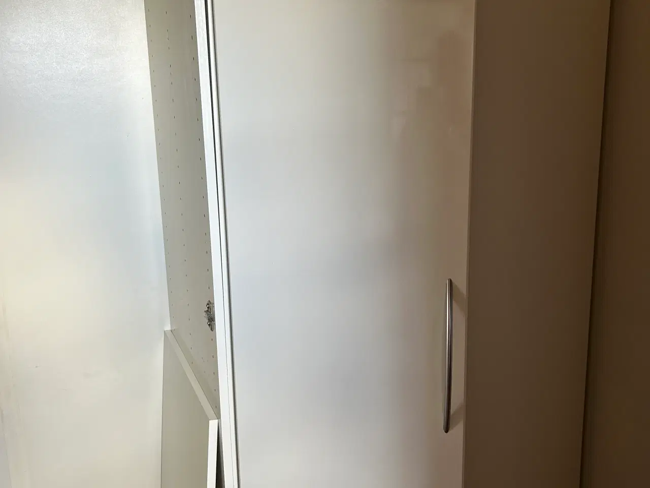 Billede 1 - HTH Garderobe skabe - hvide 