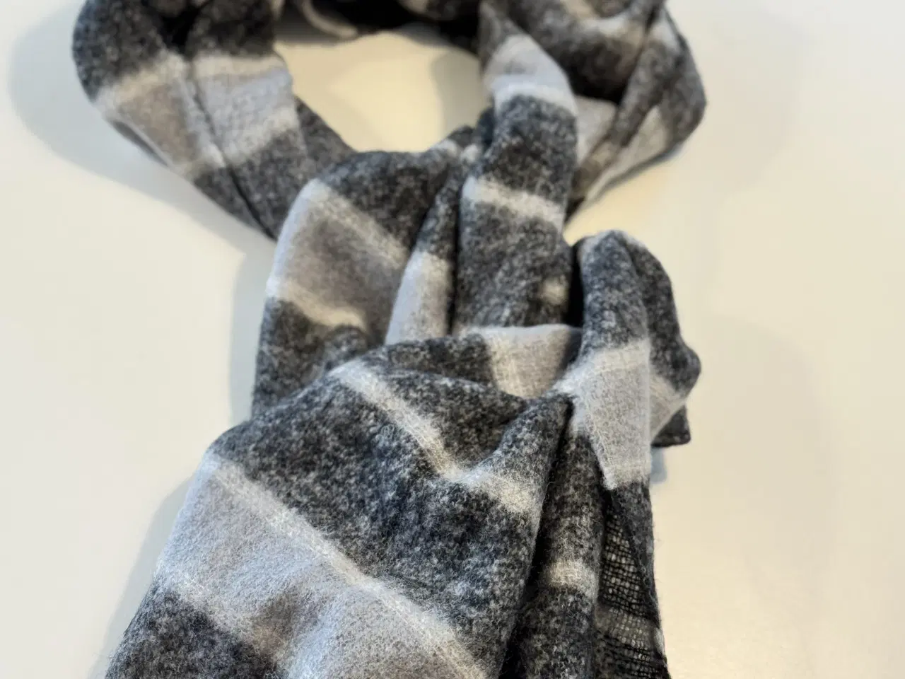 Billede 1 - Tif Tiffy tørklæde helt nyt 