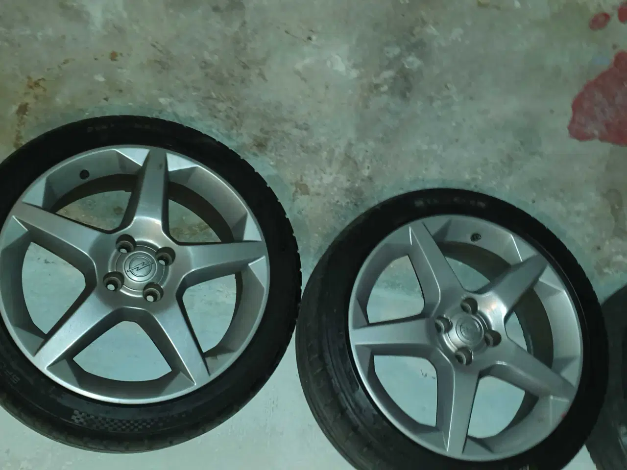 Billede 1 - Alluminiumsfælge med sommerdæk  