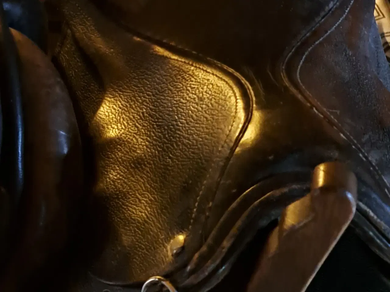 Billede 1 - Jeg har to sadler til salg