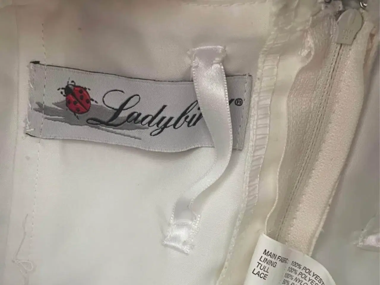 Billede 3 - Brudekjole med slør og skørt sælges