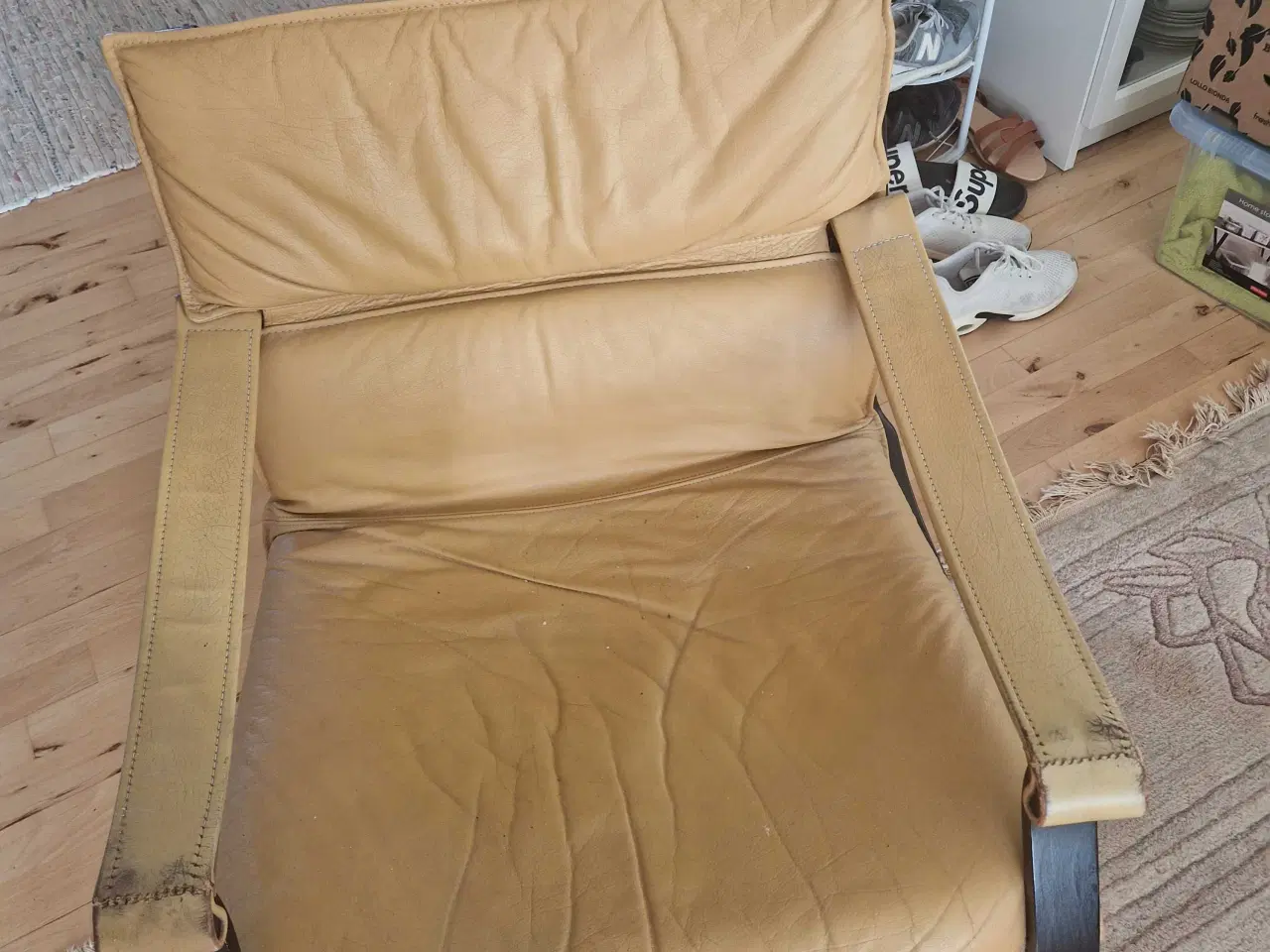 Billede 1 - Lærestol I læder, slidt men super god at sidde i