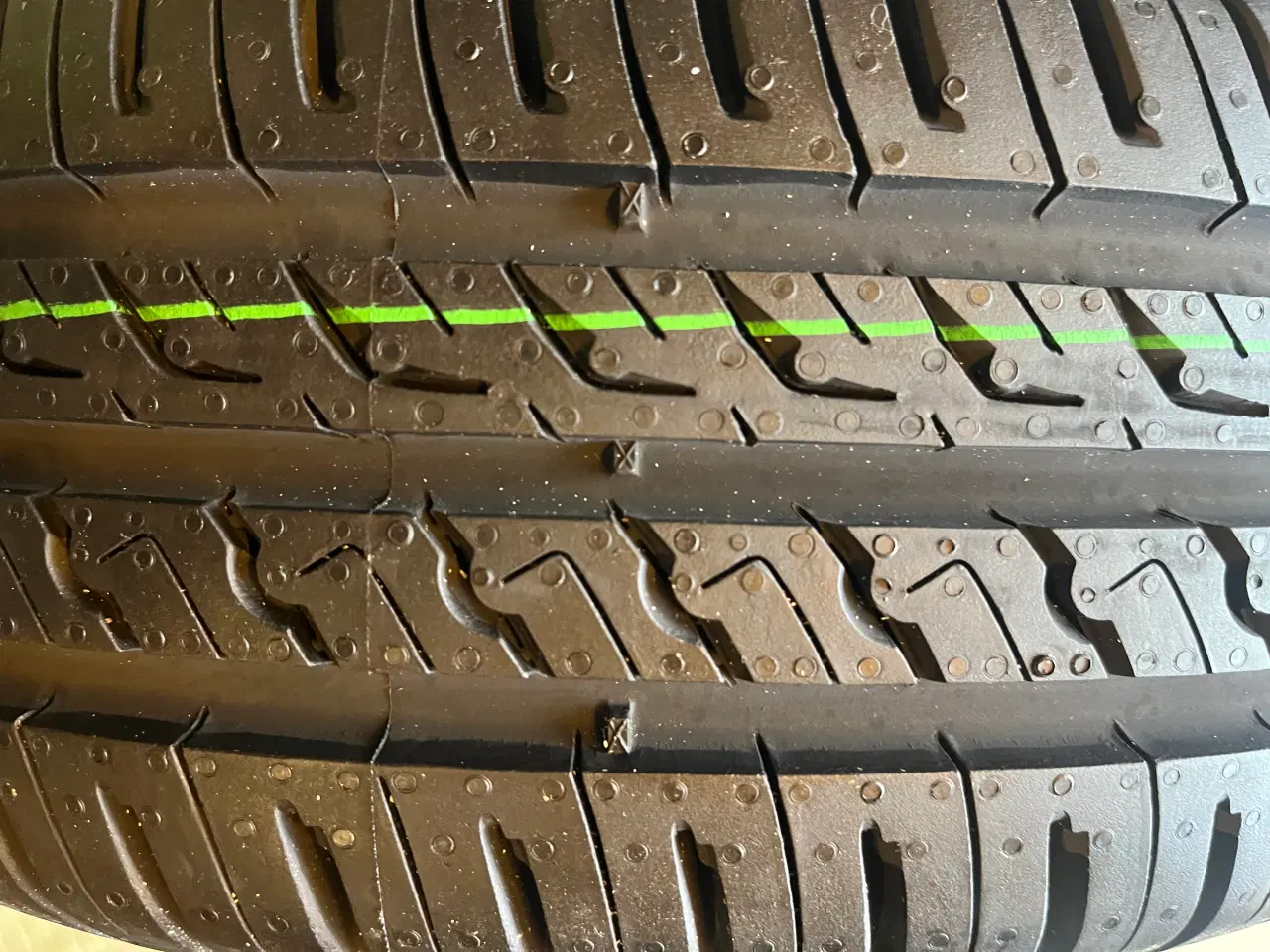 Billede 2 - Nye 175-65-14 Sommerdæk. Barum. 2 stk.