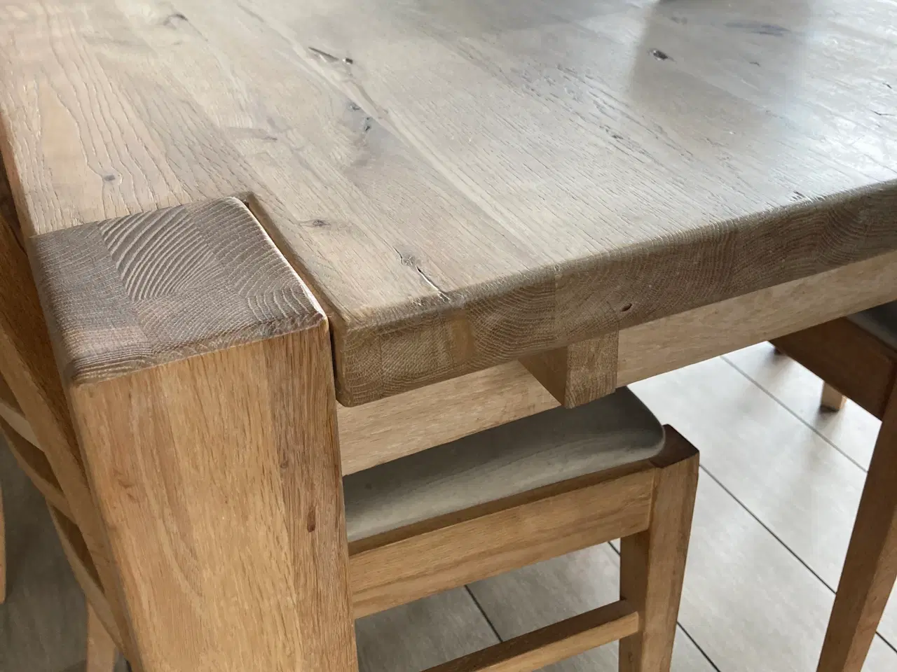 Billede 3 - Spisebord med 8 stole 