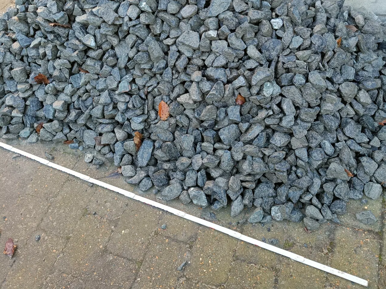 Billede 2 - Grå/Sorte skærver