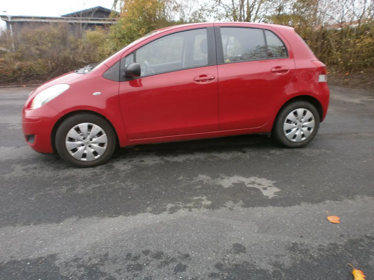 Billede 2 - Toyota Yaris 1,3 Årg 2009 6gears