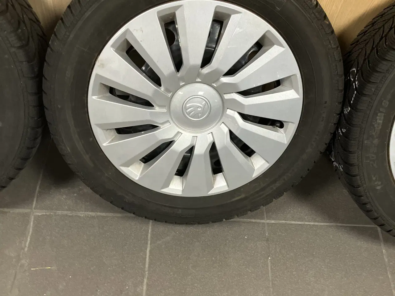 Billede 3 - Stålfælge 5 x 100 med Sava vinterdæk 205/55R16