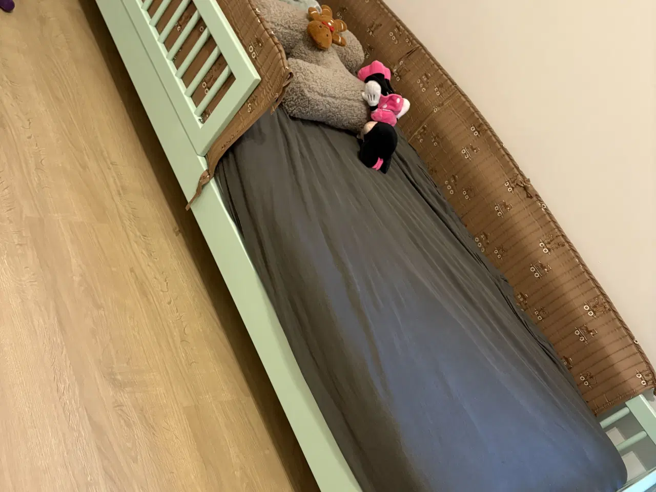 Billede 1 - Flot Juniorseng