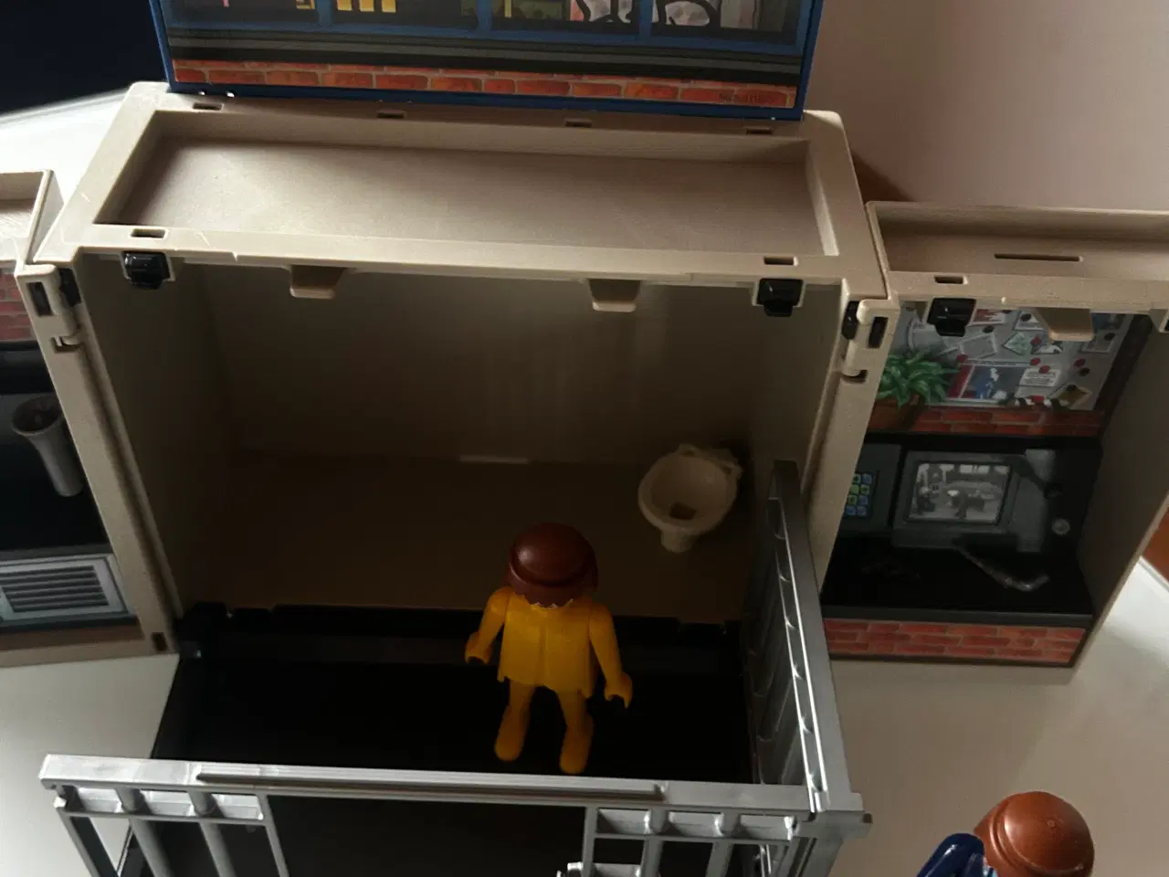 Billede 4 - Playmobil politifængsel