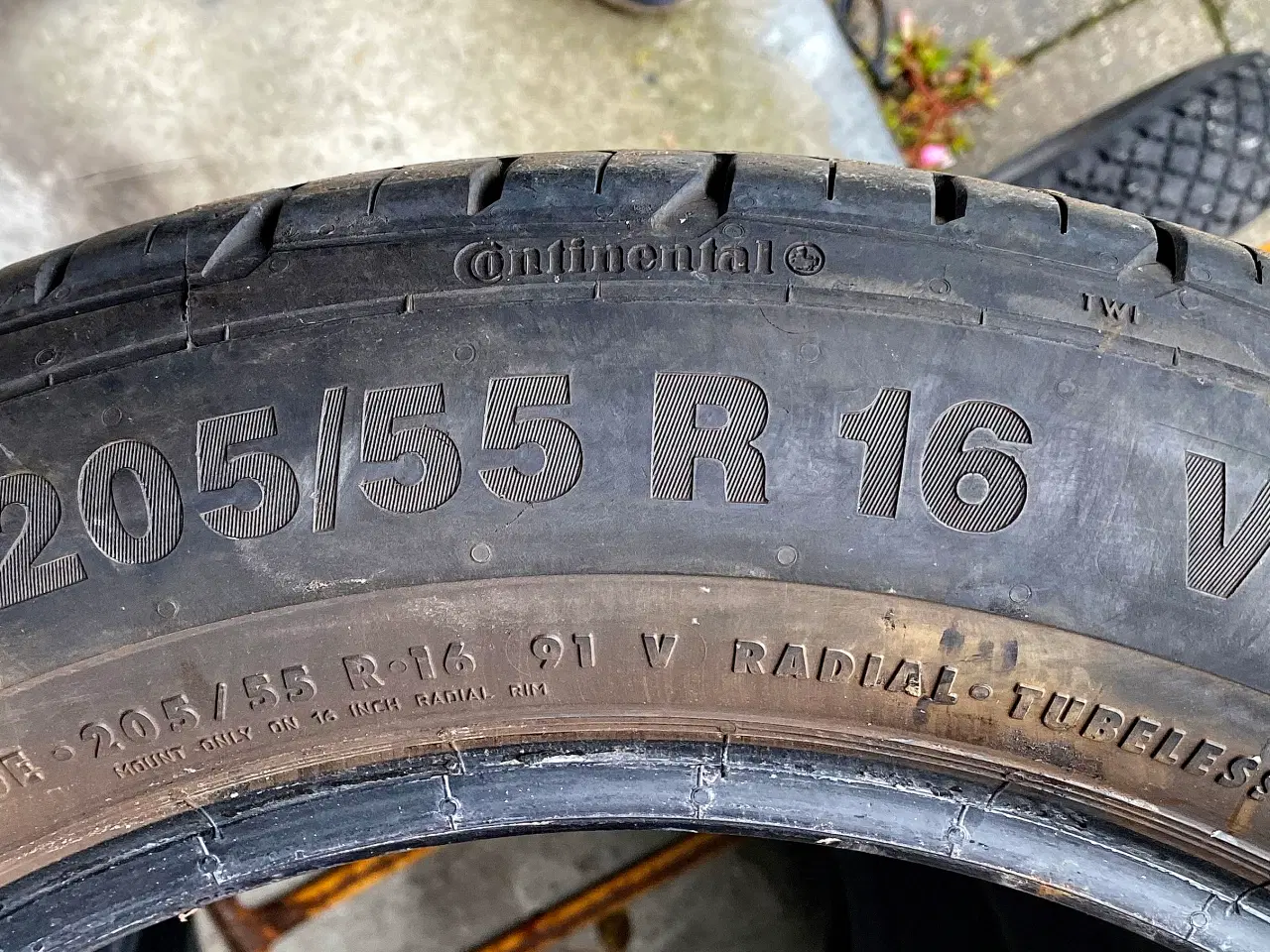Billede 1 - Fine dæk 16"