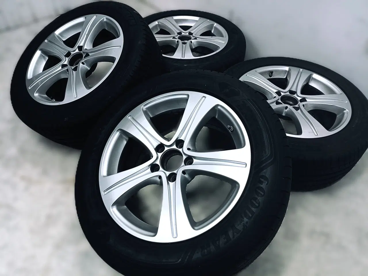 Billede 2 - 5x112 17" ET40 nav 66,6ø Mercedes sommersæt Inkl.T