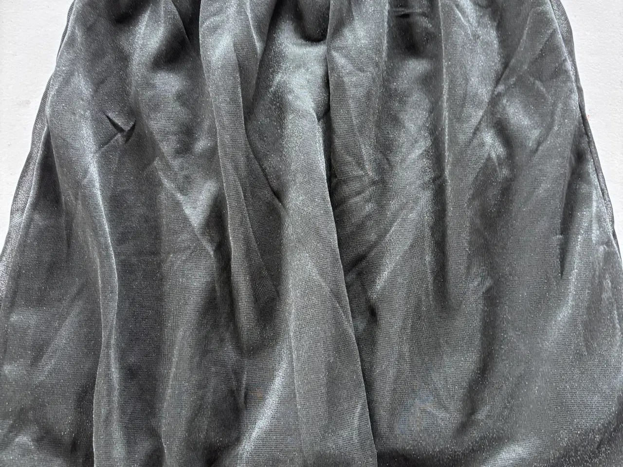 Billede 3 - Super fine nederdele - så gode som nye