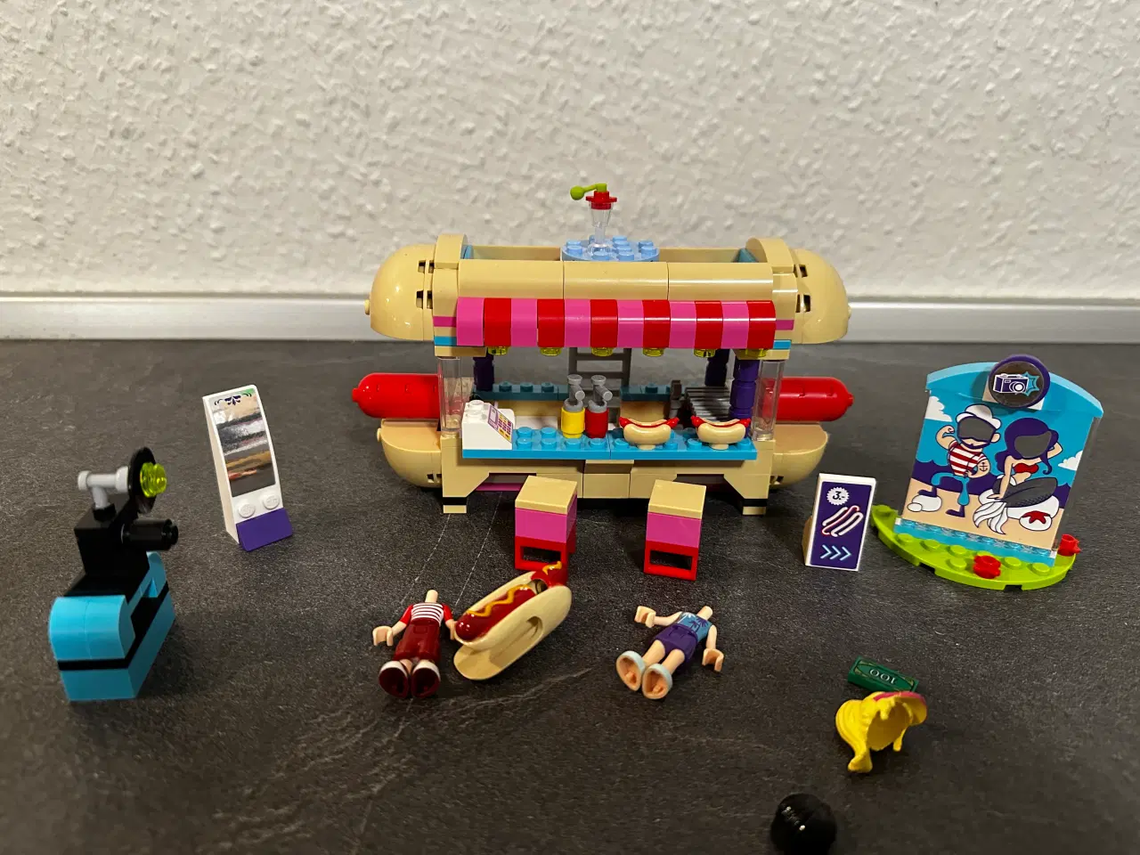 Billede 2 - LEGO Friends 41129 Amusement Park Hot Dog Van