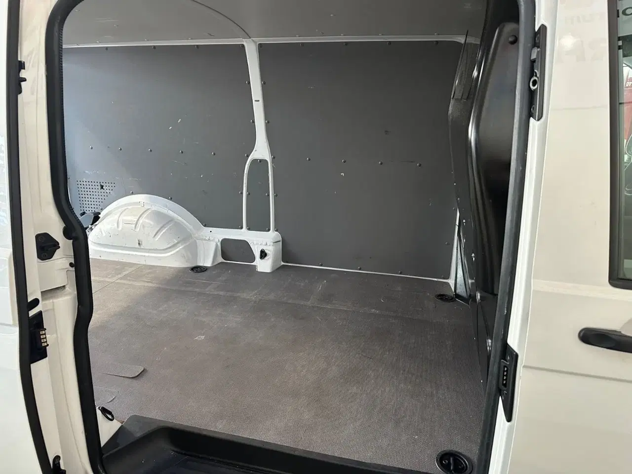 Billede 13 - VW Transporter 2,0 TDi 150 Kassevogn lang