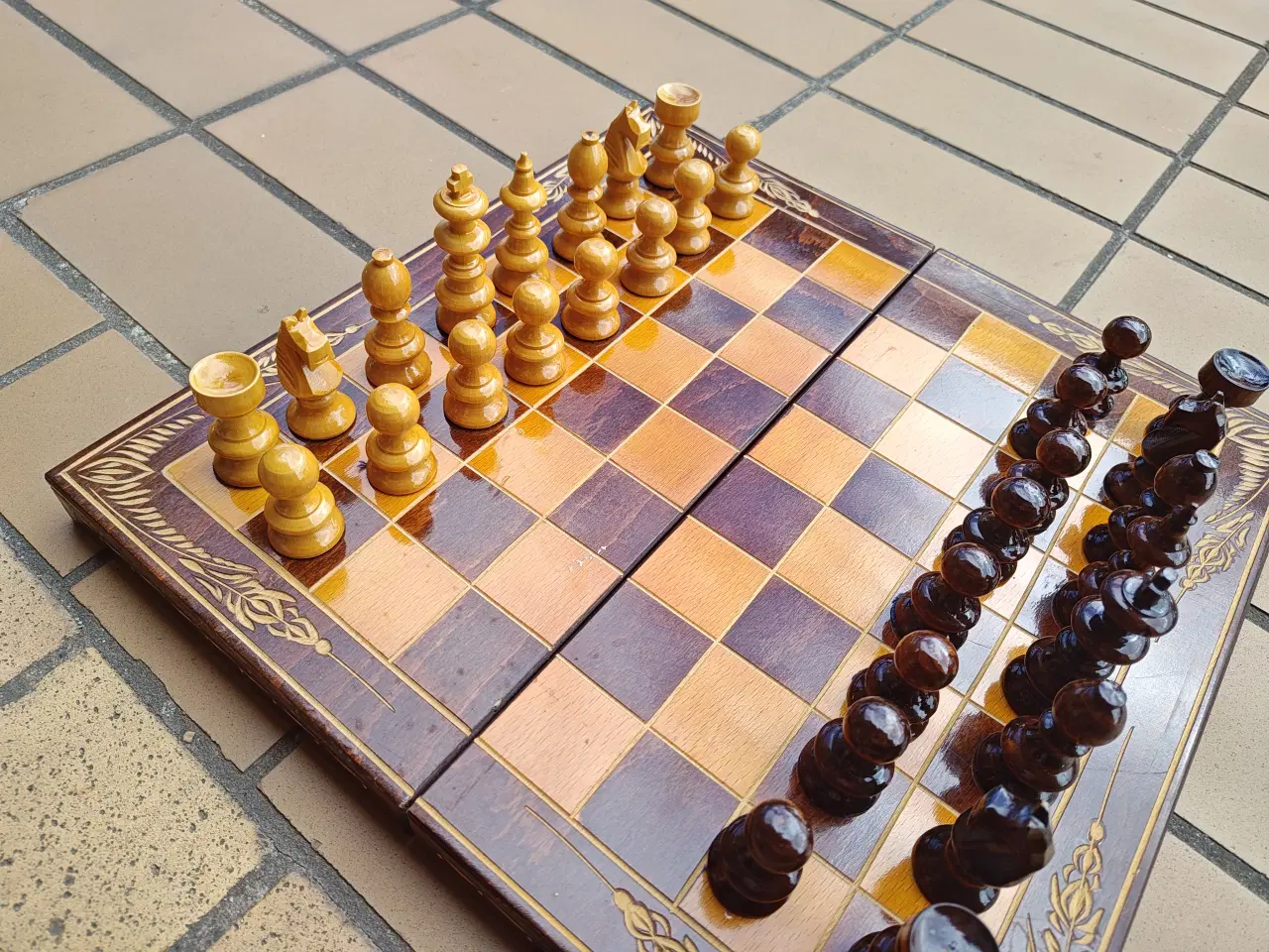 Billede 1 - Flot SKAK Brætspil og Backgammon i Træ