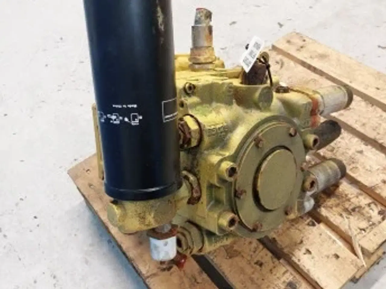 Billede 5 - New Holland TX68 Hydrostat pumpe 9811195