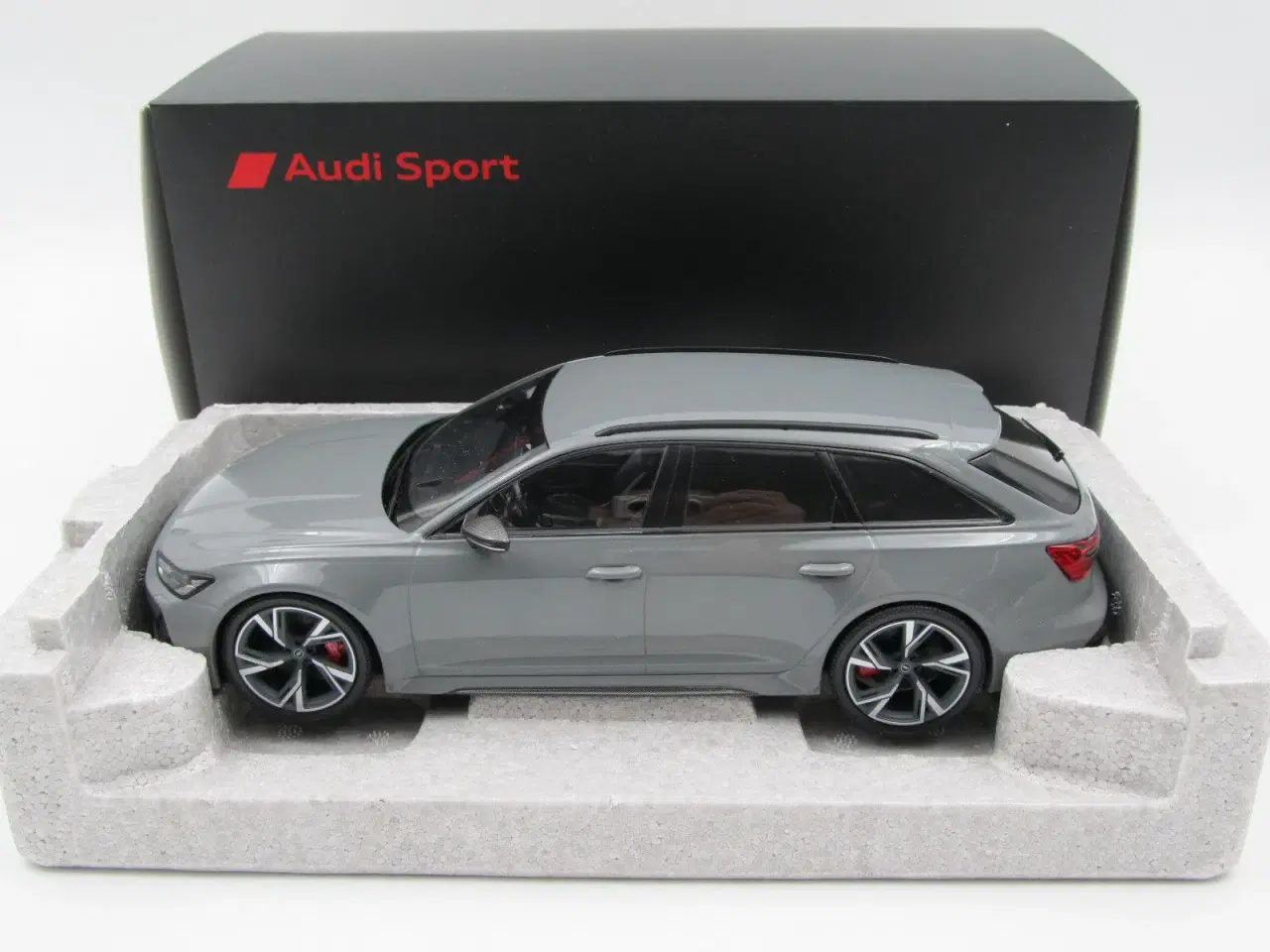 Billede 8 - 2019 Audi RS6 Avant  1:18  - MINICHAMPS