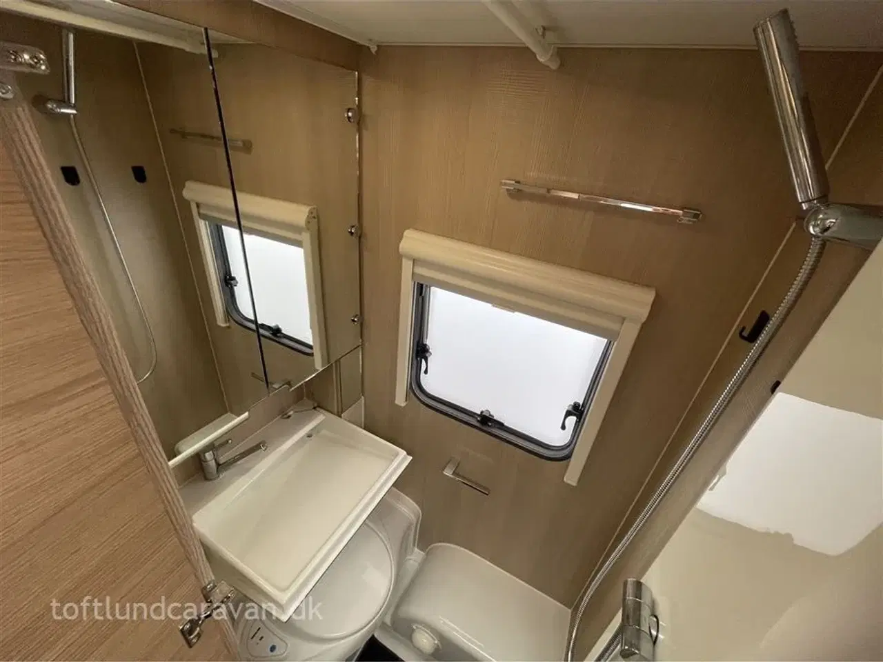 Billede 13 - 2020 - Adria Adora 593 UK   Fantastisk flot FAMILIEVOGN m/MOVER + ISABELLA fortelt, 7 sovepladser