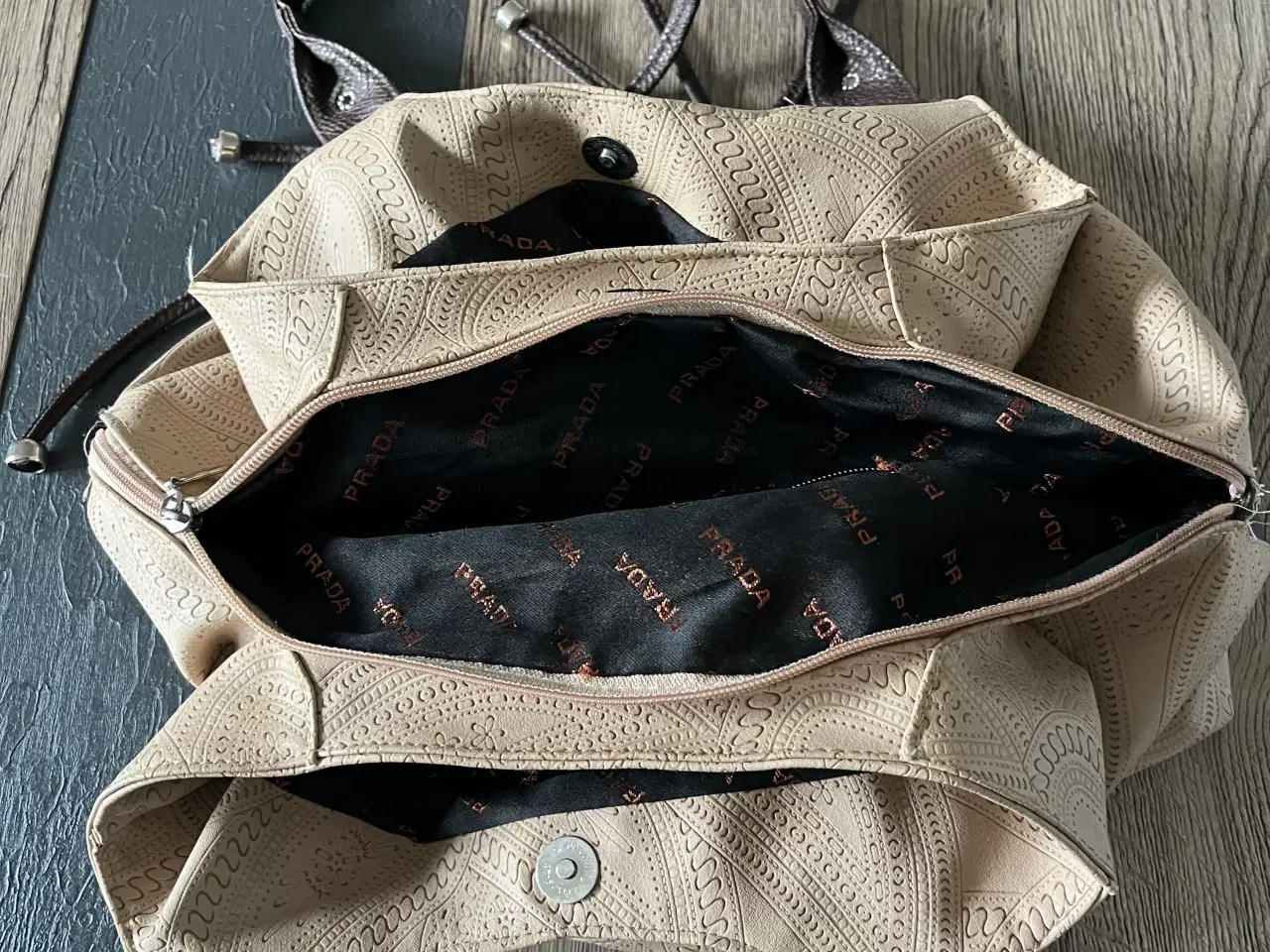 Billede 4 - Fin taske sælges