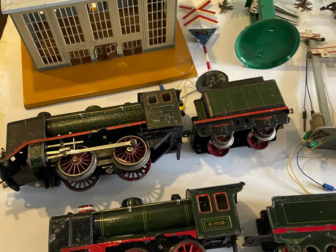 Billede 2 - Gl. modeljernbane i blik, spor 0