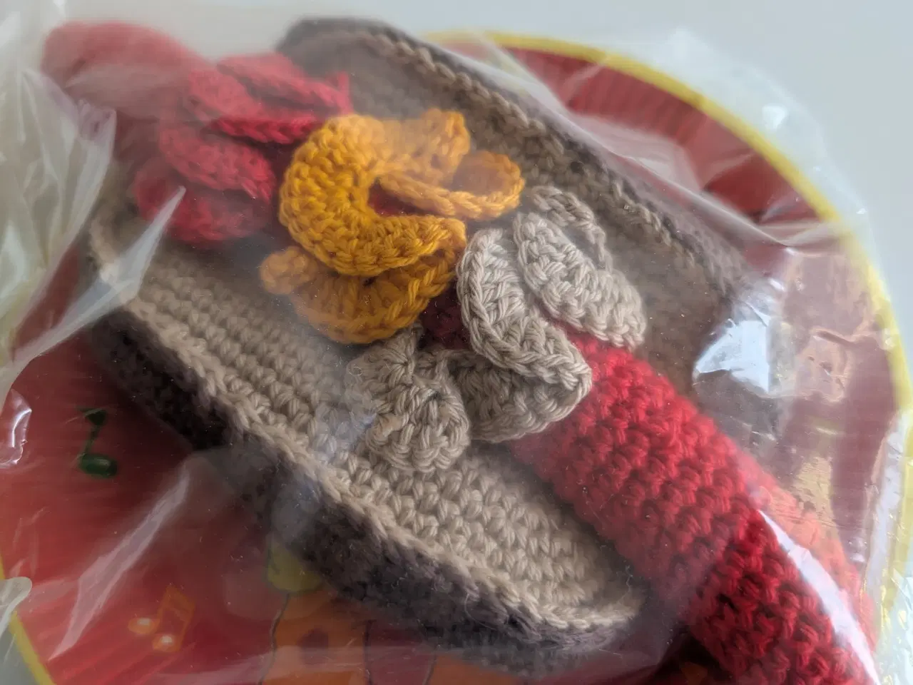 Billede 1 - Legetøj hotdog med sennep, ketchup og remoulade 