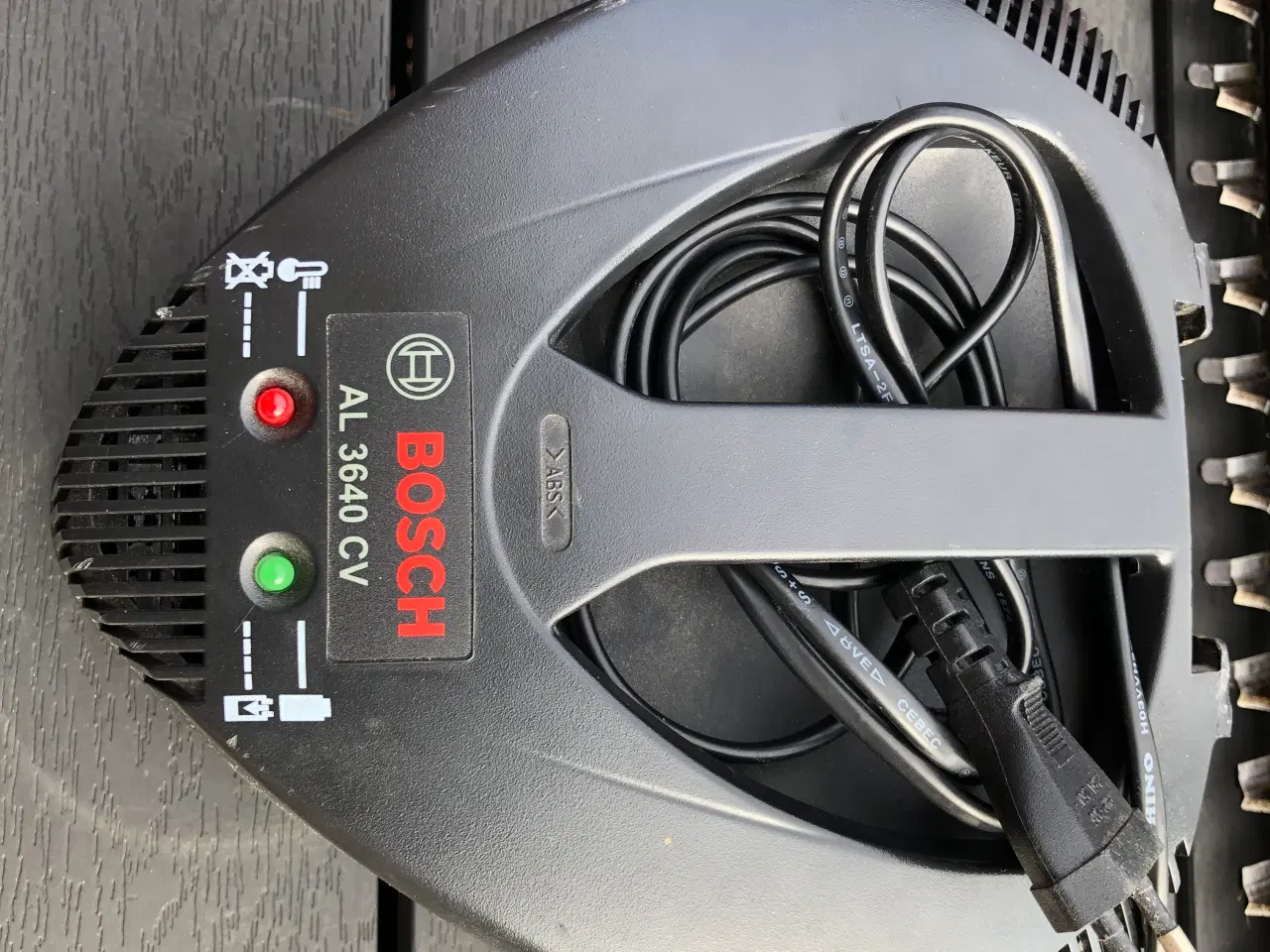 Billede 10 - Bosch Hækkeklipper, 36 volt, batteridrevet 