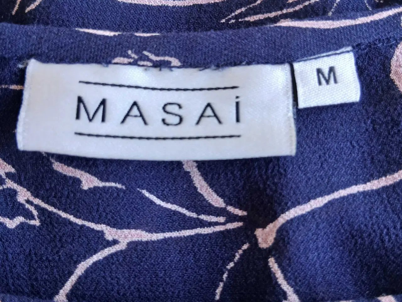 Billede 8 - Bluse. Masai. Medium/38