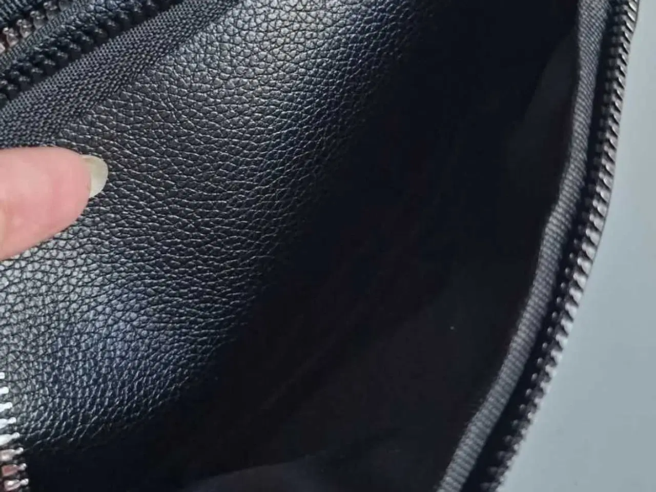 Billede 6 - Gucci sort taske