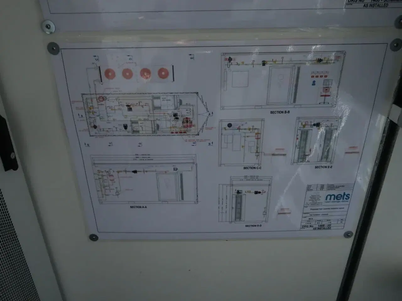 Billede 28 - 20 fods isolering container indrettet som testcenter af overskudsvarme (læs beskrivelse)