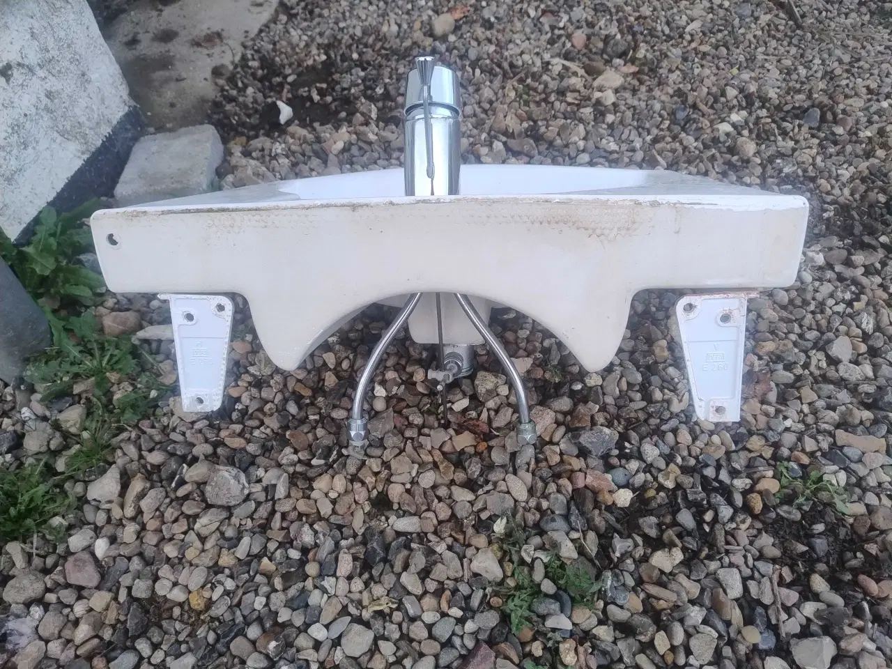 Billede 3 - Brugbar hvid porcelæn håndvask