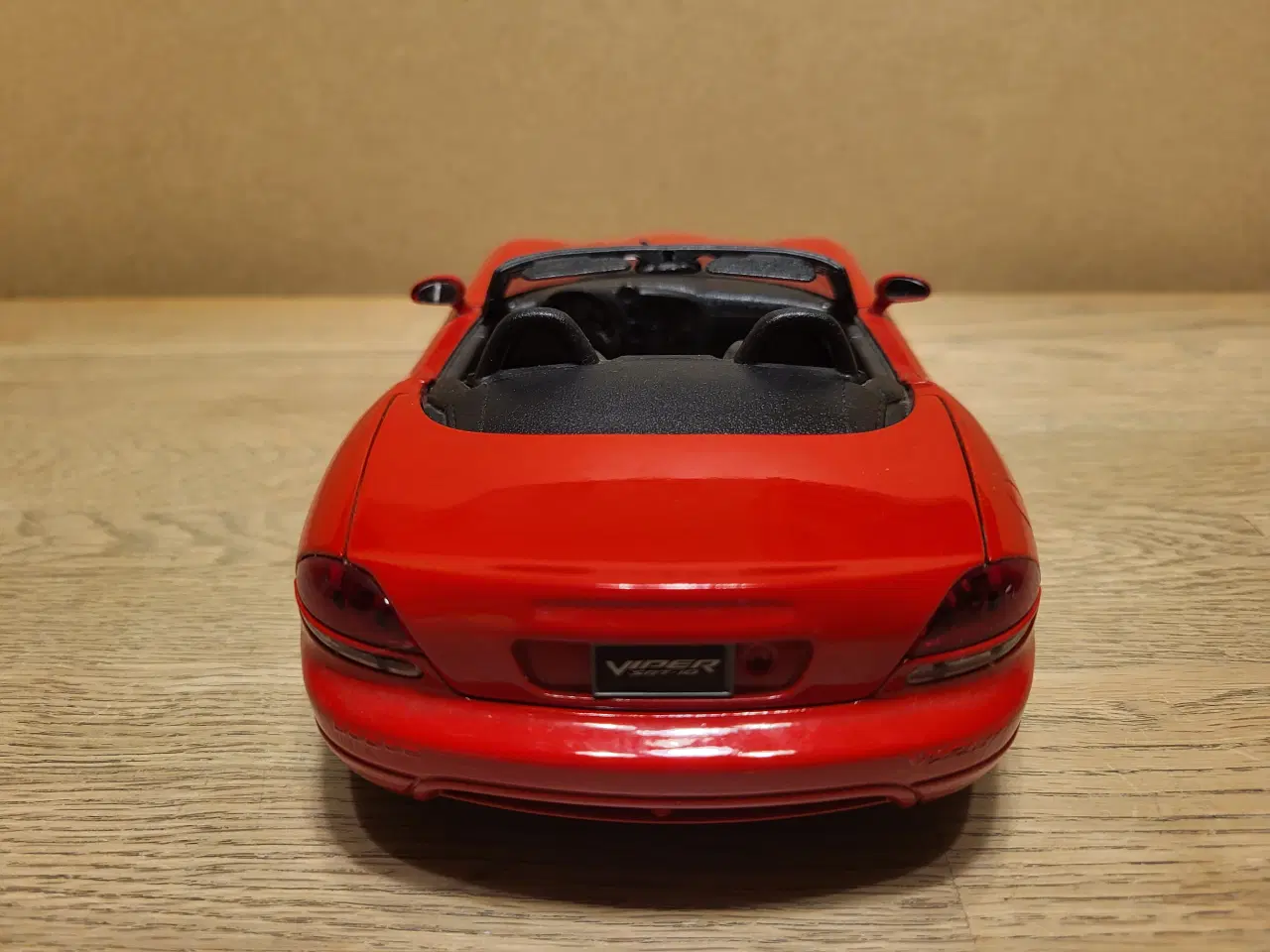 Billede 7 - Modelbil, Dodge Viper SRT-10.  Skala 1/18.