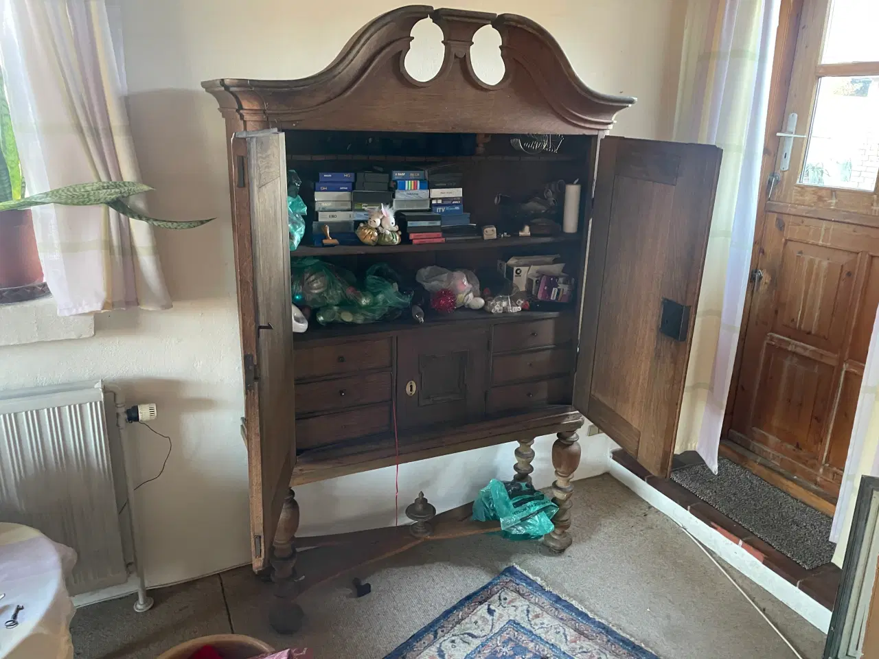 Billede 2 - Skab fra 1700 tallet 