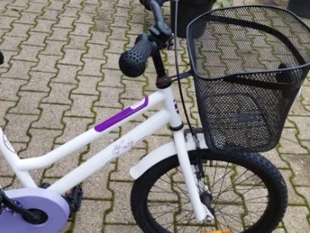 Billede 1 - Pigecykel 