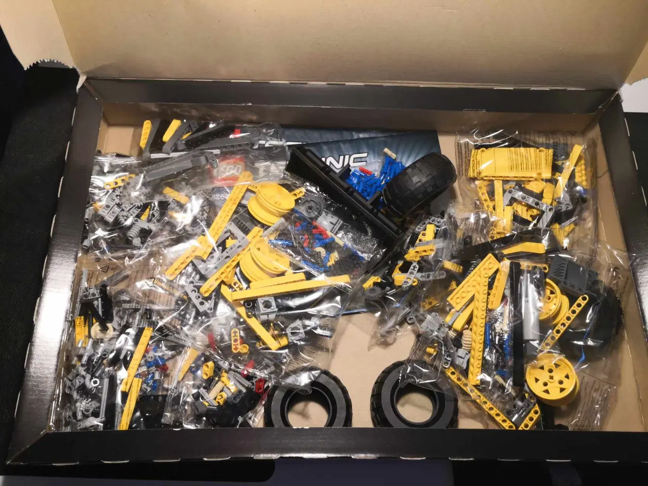 Billede 2 - 8265 Ny Lego Technic Frontlæsser