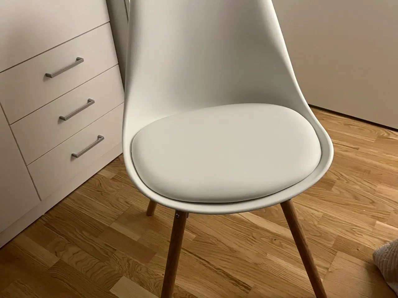 Billede 2 - STOL FRA JYSK