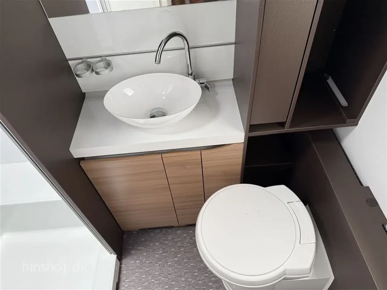Billede 16 - 2019 - Adria Alpina 753 UP   Lækker vintervogn med dobbeltseng, rundsiddegruppe fra Hinshøj Caravan