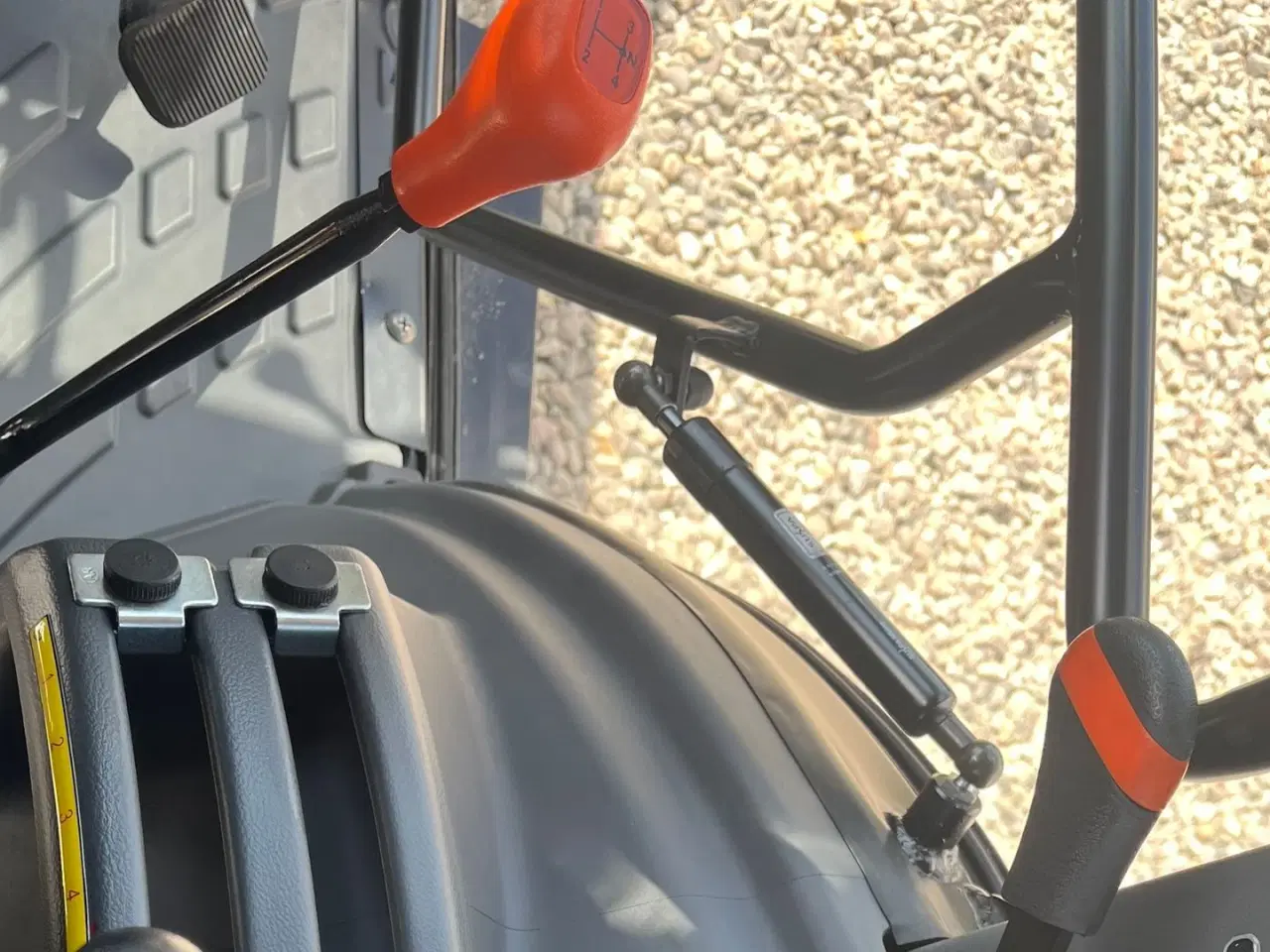 Billede 8 - Solis N 90 Med Krybegear, frontlift og frontPTO .