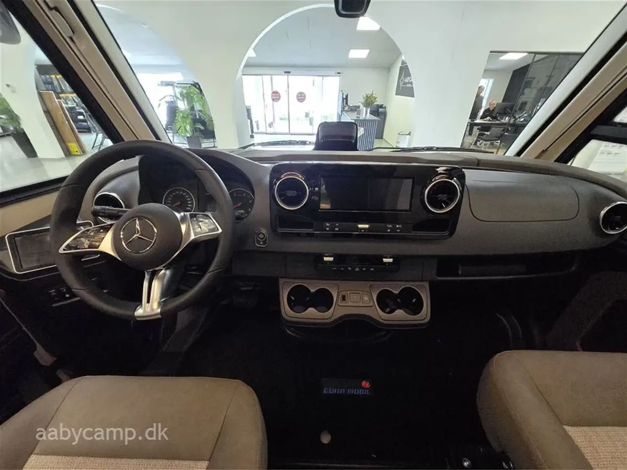 Billede 8 - 2026 - Euramobil Integra Line GT 726 EF   MERCEDES FØRE ASSISTENTER.  MERCEDES AL-KO. UDVENDIG GAS. UDVENDIG BRUSER. LITHIUM BATTERI. ALDE CENTRALVARME.