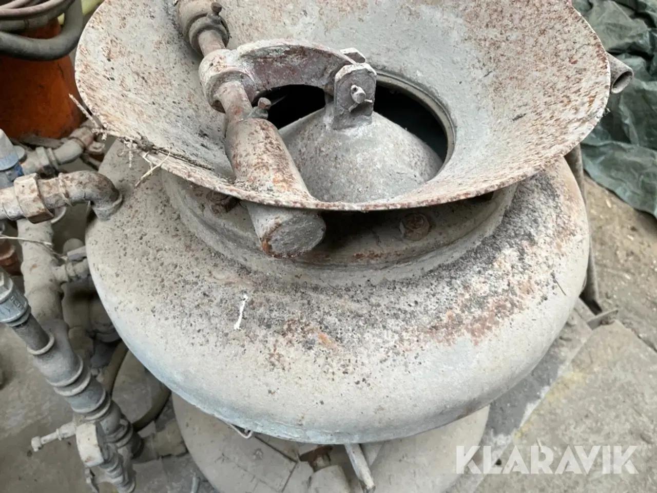 Billede 7 - Betonsprøjre med 6 slanger.