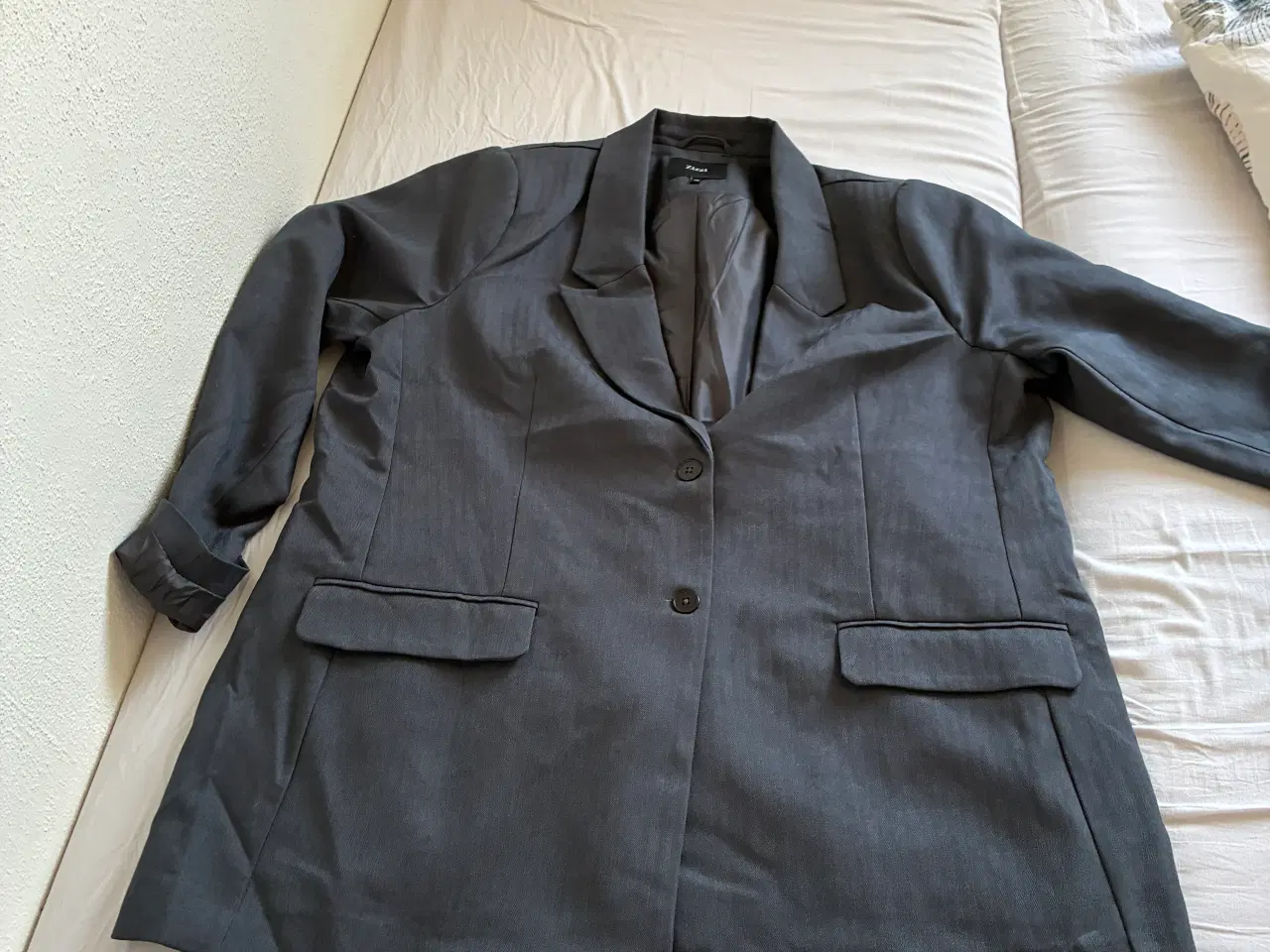 Billede 1 - Habit jakke og shorts sæt 
