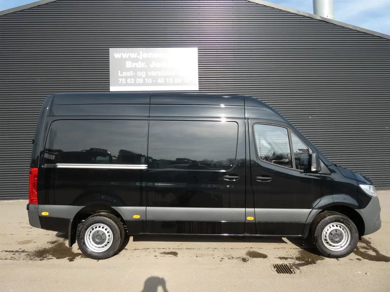 Billede 2 - Mercedes-Benz Sprinter 317 2,0 CDI A2 H2 RWD 9G-Tronic 170HK Van Aut.