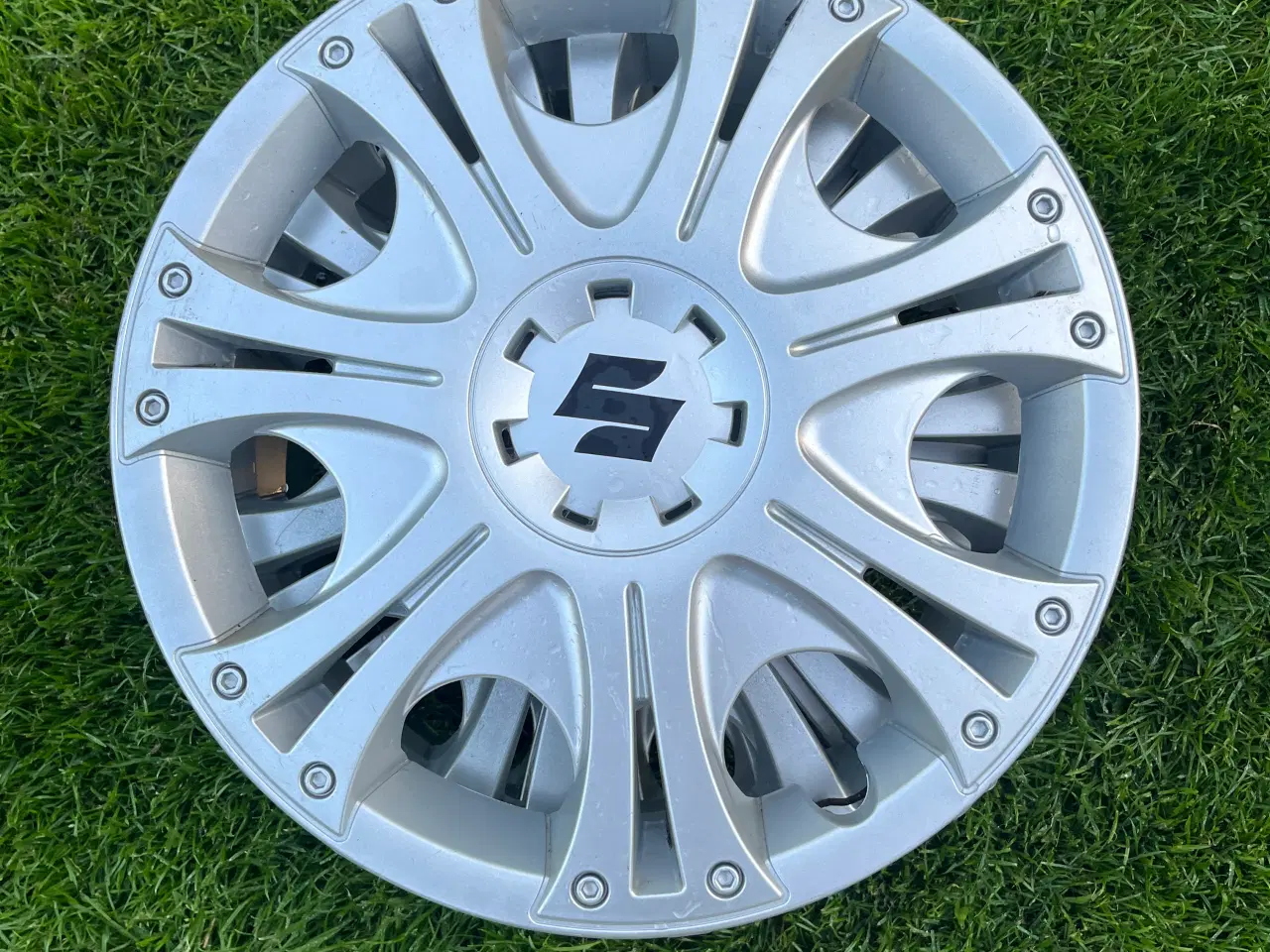 Billede 2 - Hjulkapsler Suzuki 15”