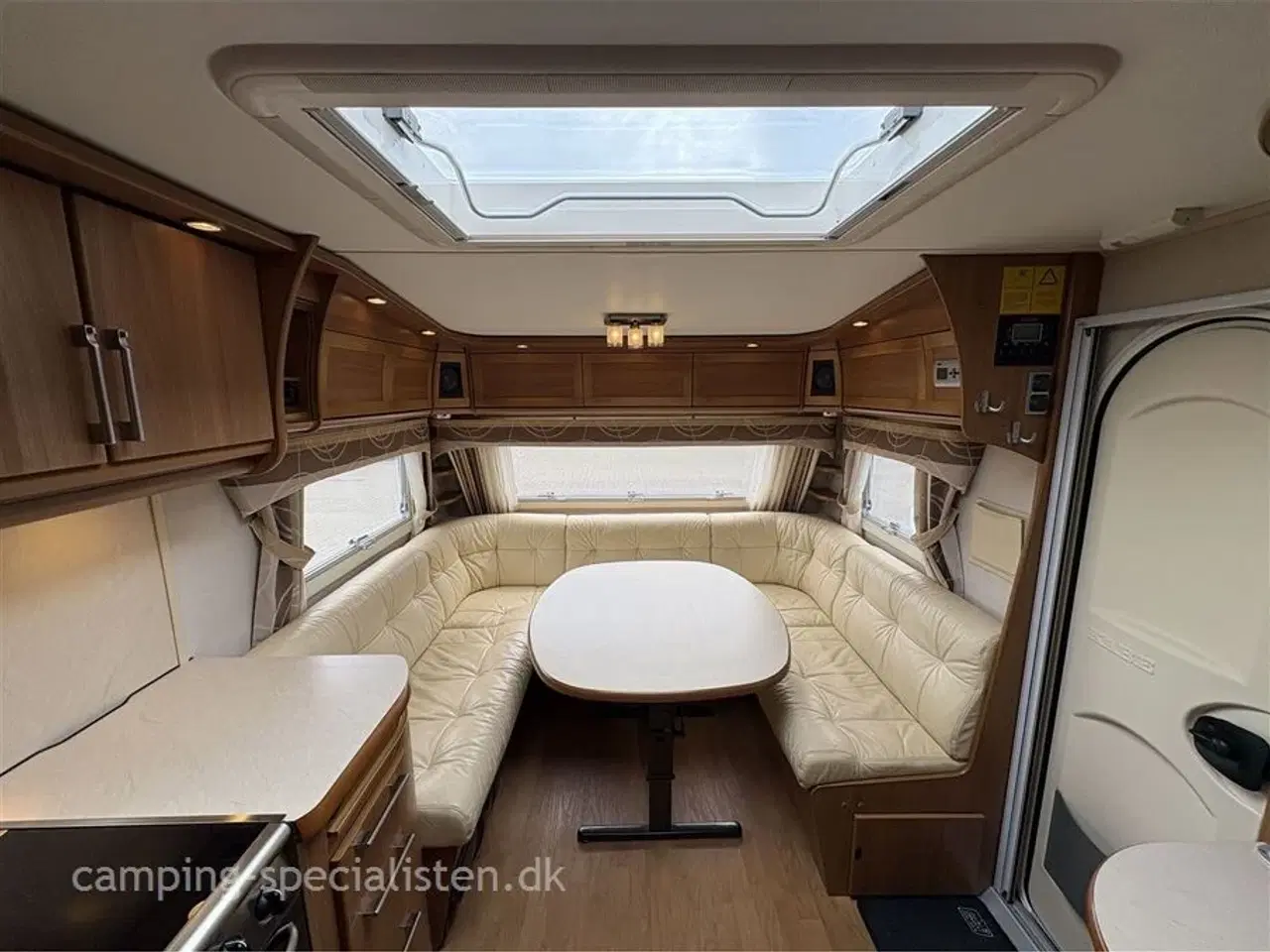 Billede 4 - 2009 - Kabe Royal 560 XL KS   Kabe Royal 560 XL KS 2009 - Se den ny hos Camping-Specialisten.dk