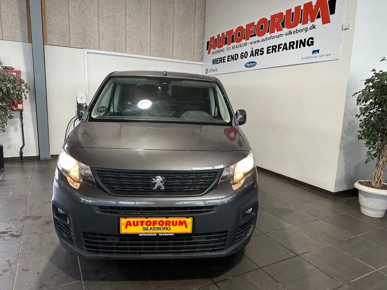 Billede 2 - Peugeot Partner 1,5 BlueHDi 130 L2V2 Ultimate EAT8 Van