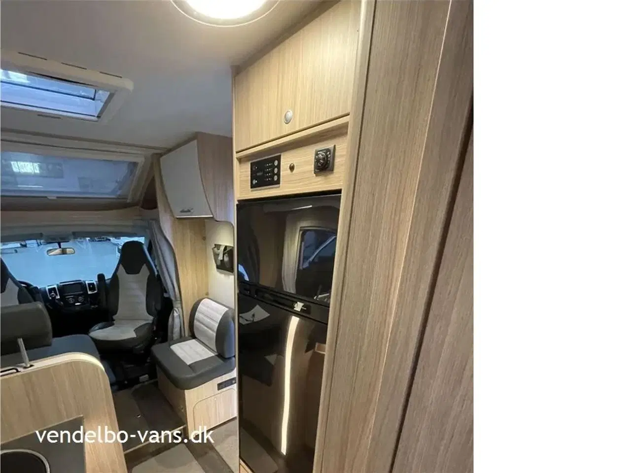 Billede 4 - 2021 - SunLight T 68 Adventure Edition   Enkeltsenge og stor garage - BEMÆRK KM