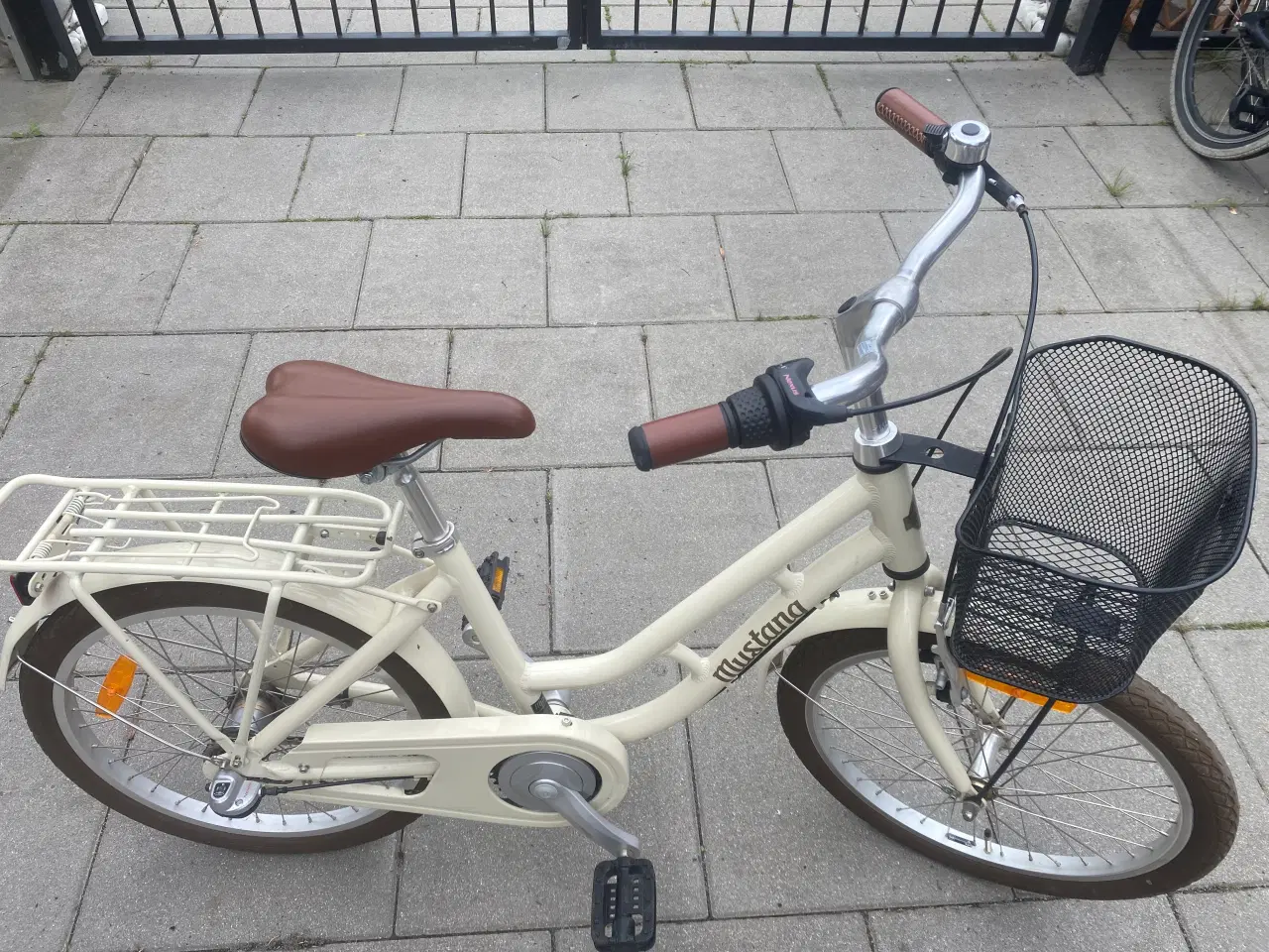 Billede 7 - Købt til 3499 kr 20 tommer prinsesse 👸 cykel 