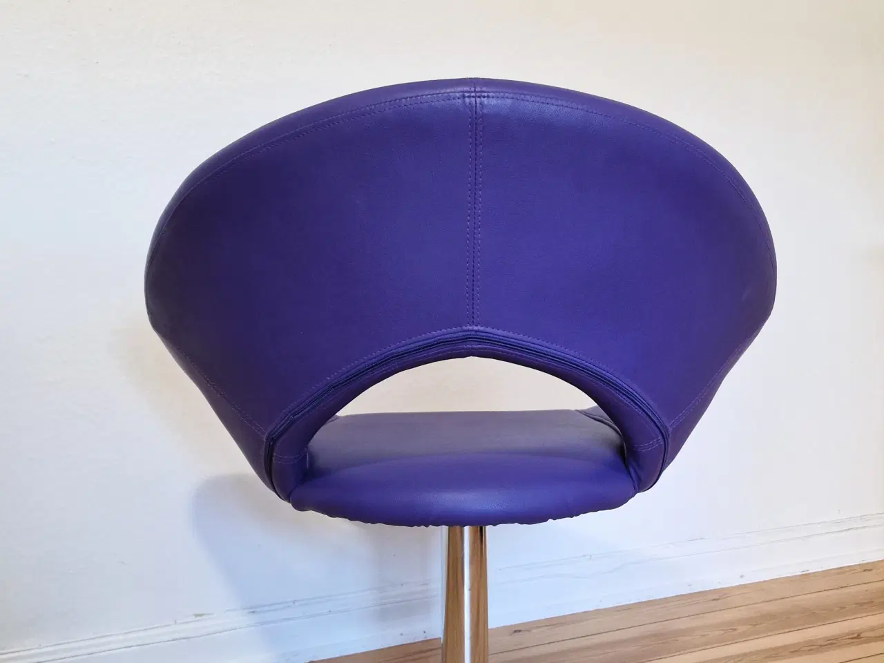 Billede 4 - Lilla lounge stol.