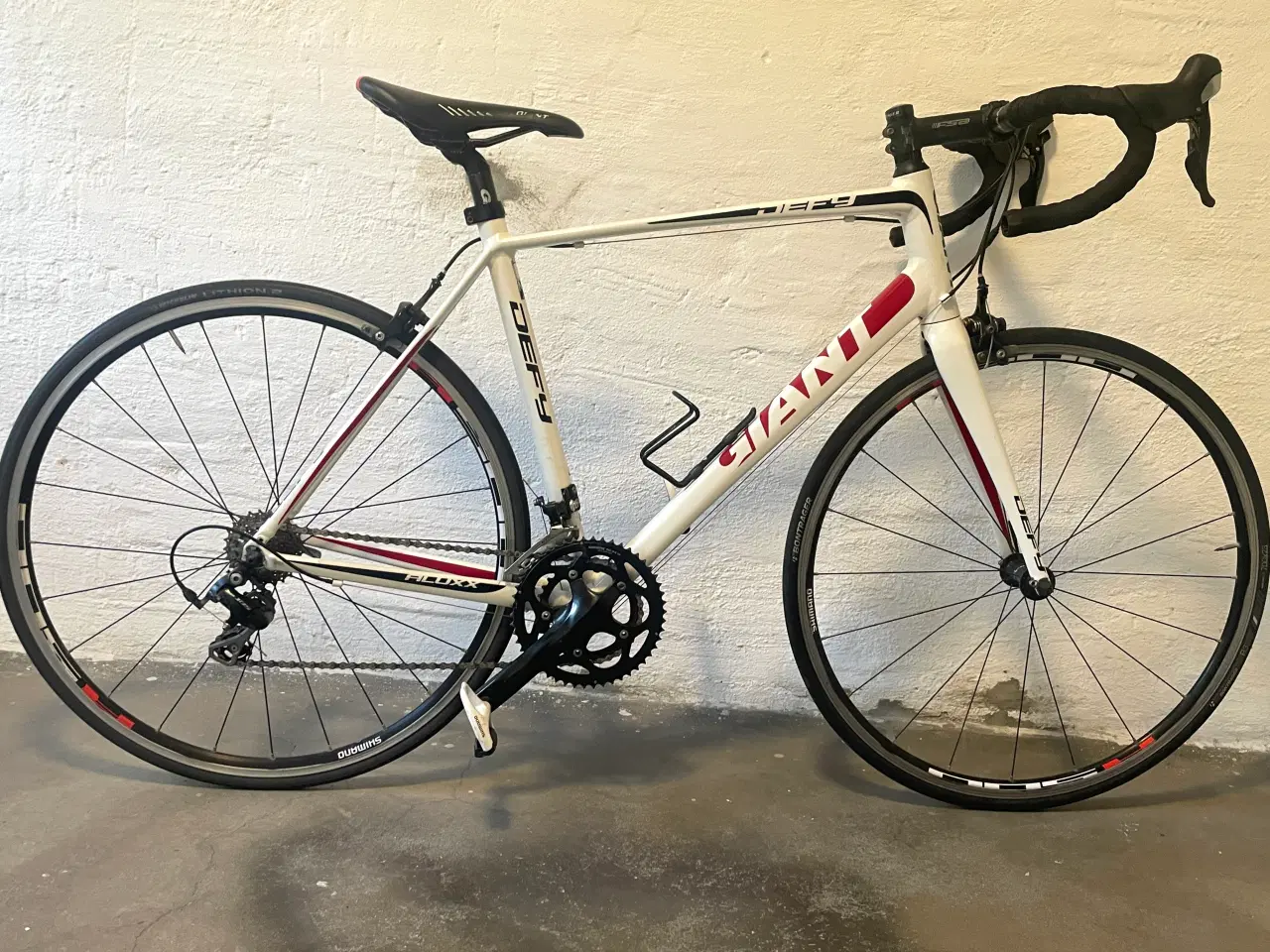 Billede 3 - 🚴 GIANT DEFY | Shimano 105 | 2x10 | 55 cm M/L | M