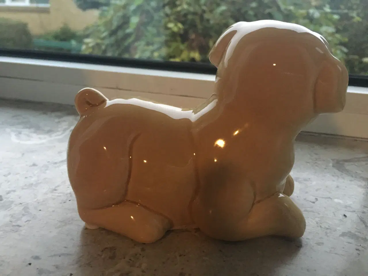 Billede 2 - Hund i keramik til salg