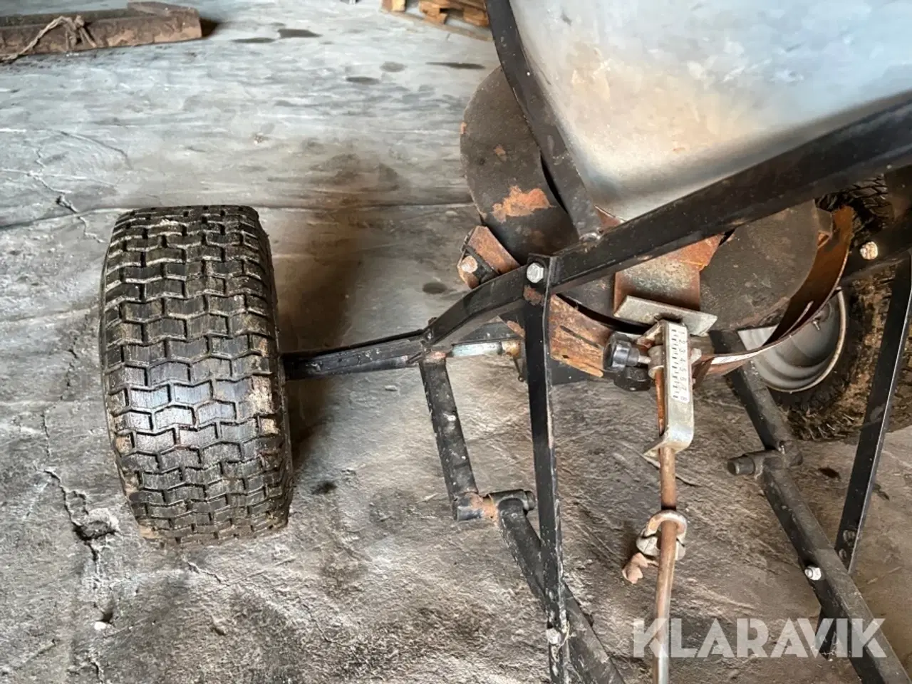 Billede 11 - Gødningsspreder/saltspreder Rotomec B.Hop 160 til ATV/plæneklipper